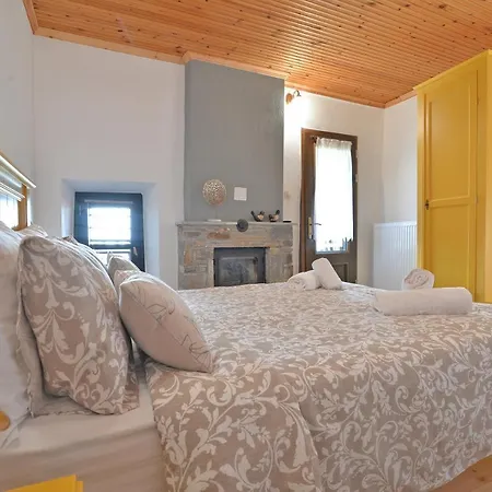 شقة To Patriko Mas Guesthouse-1 *